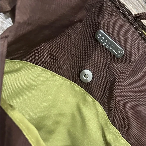 Baggallini Chocolate Messenger Bag - Picture 6 of 7